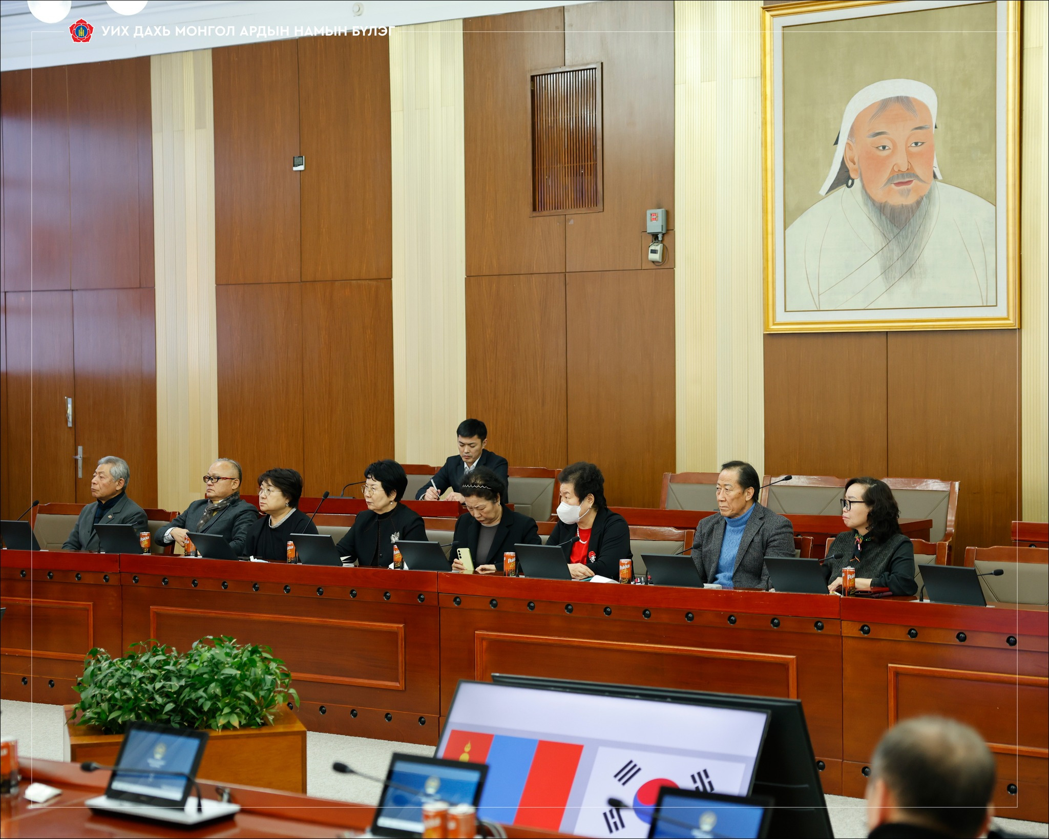 Манай улсад ажиллаж амьдарч буй БНСУ-ын иргэдтэй уулзав